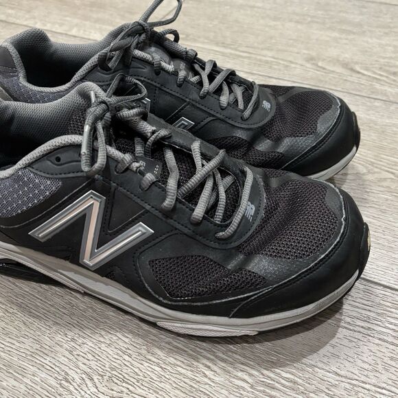 New Balance 1540v3 Mens 9.5 Width 4E Running Shoes Grey Black Sneakers USA - Picture 3 of 8